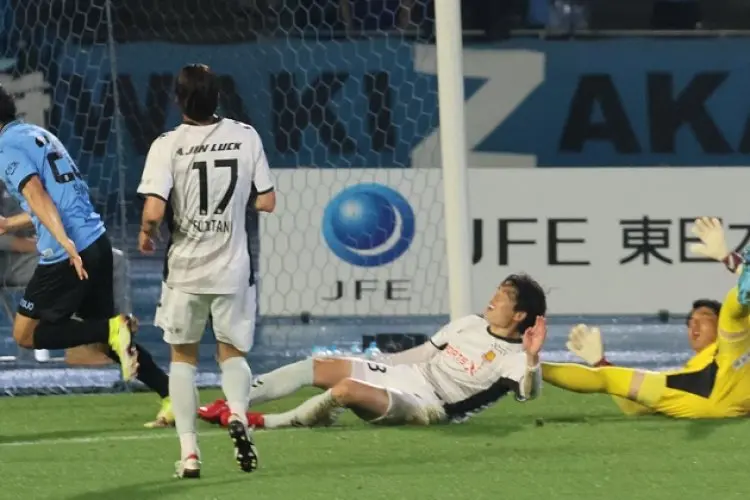 Menang di Kandang Yokohama FC, Kawasaki Frontale Perpanjang Rekor Tak Terkalahkan