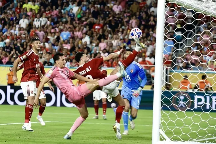 Golnya Dianulir Wasit, Wessam Abou Ali Bersungut-sungut Gagal Permalukan Lionel Messi Cs