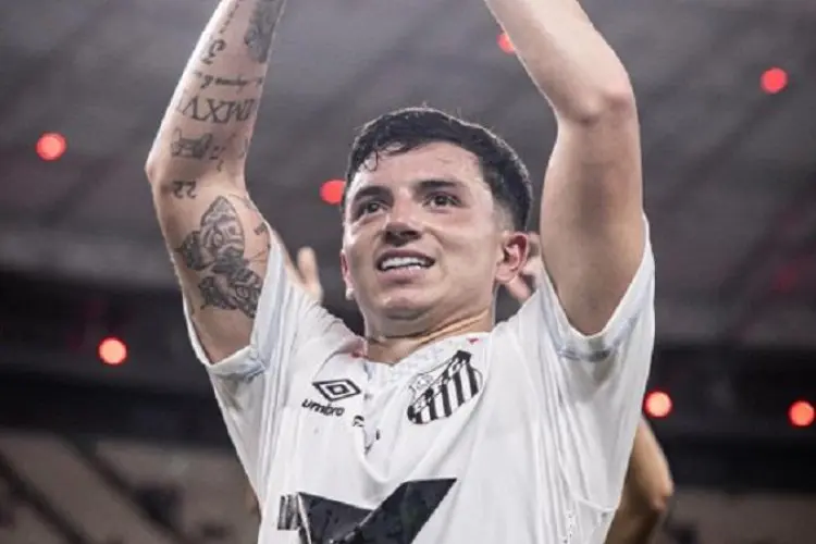 Santos Keluar dari Zona Degradasi, Pahlawannya Justru Pemain Argentina Ini