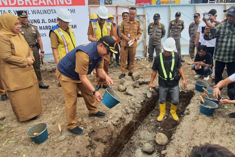 Peletakan Batu Pertama Pembangunan Bundaran Jati Resmi Dilakukan Ngatiyana: Kita Juga Bakal Ducting Kabel yang Semrawut