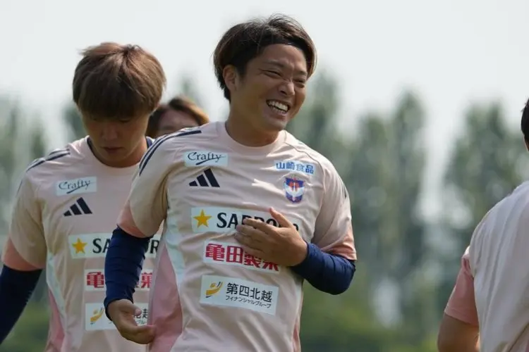 Albirex Niigata Menguji Ketajaman Pemain Belakang Avispa Fukuoka, Lho....?