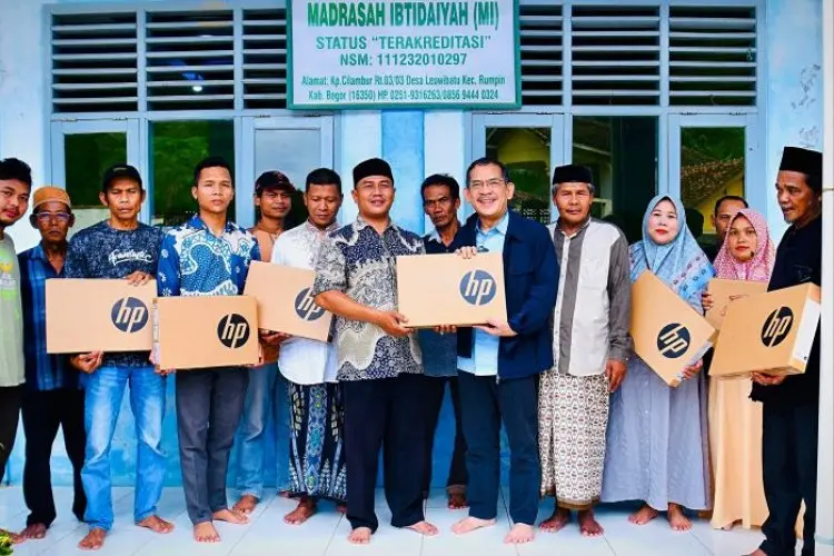 Ragam Bantuan Diturunkan Anggota DPR - RI Asep Wahyuwijaya di Dapil Kabupaten Bogor