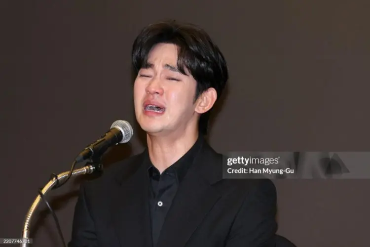 Kim Soo Hyun Terpilih jadi Orang Terburuk Tahun 2025 dalam Survei Tokoh Paling Kontroversi di Industri Hiburan