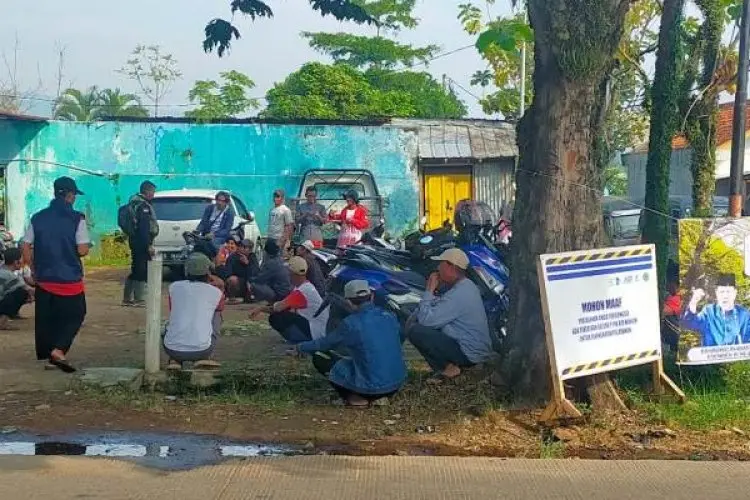 Petani Pacet Blokade Pipanisasi Air Baku dari Sungai Citarum 