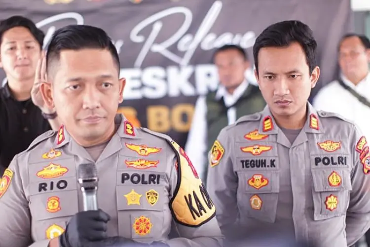 Puluhan Peserta Pesta Gay di Puncak Dijerat Undang - Undang Pornografi