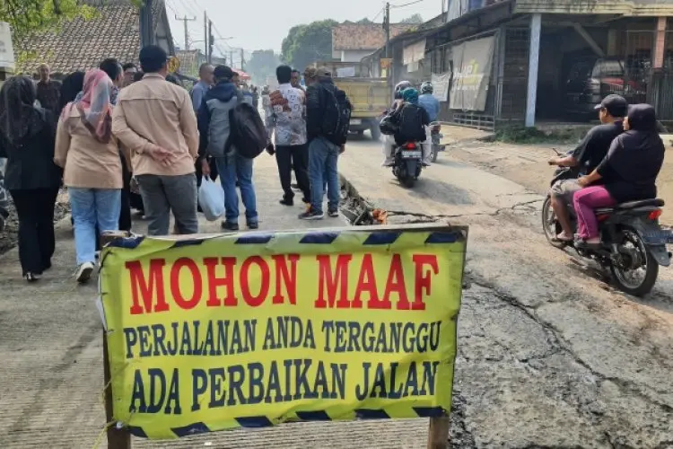 Progres Capai 33,64 Persen, PUTR KBB Optimistis Perbaikan Jalan Cangkorah Bakal Rampung di Sisa Waktu Dua Bulan