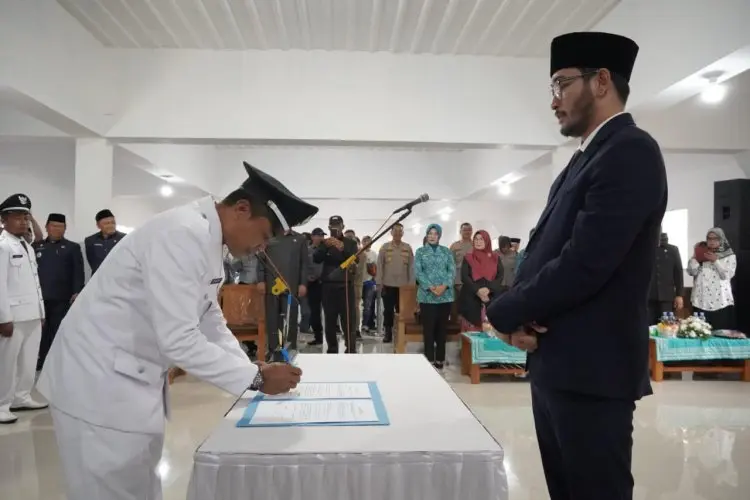 Kosong Kepemimpinan, Jeje Resmi Lantik Tujuh Kepala Desa PAW di Bandung Barat 