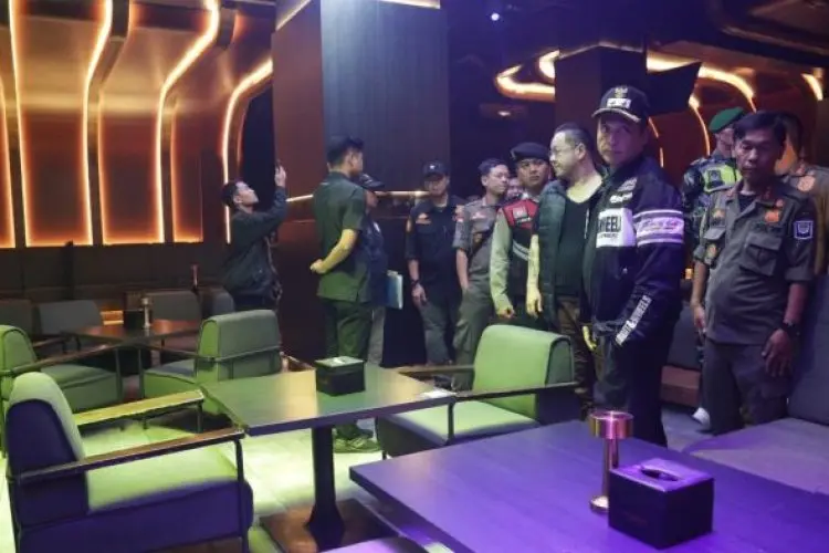 Nekad Buka di Hari Libur Keagamaan, Sejumlah Tempat Hiburan Dirazia