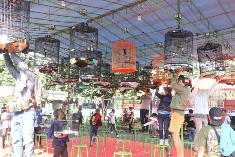 Hut Bhayangkara, Polretabes Bandung Gelar Lomba Burung Kicau