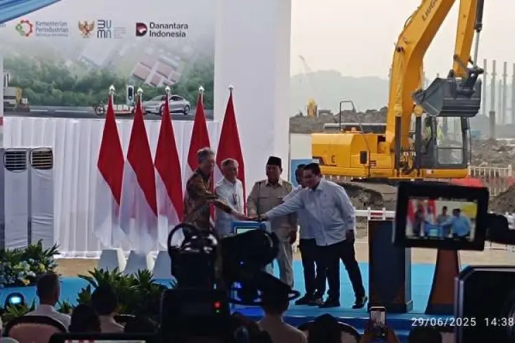 Presiden Prabowo Hadiri Groundbreaking Pabrik Baterai EV di Karawang, PLN Siap Suplai Listrik Hingga 2×27.700 kVA