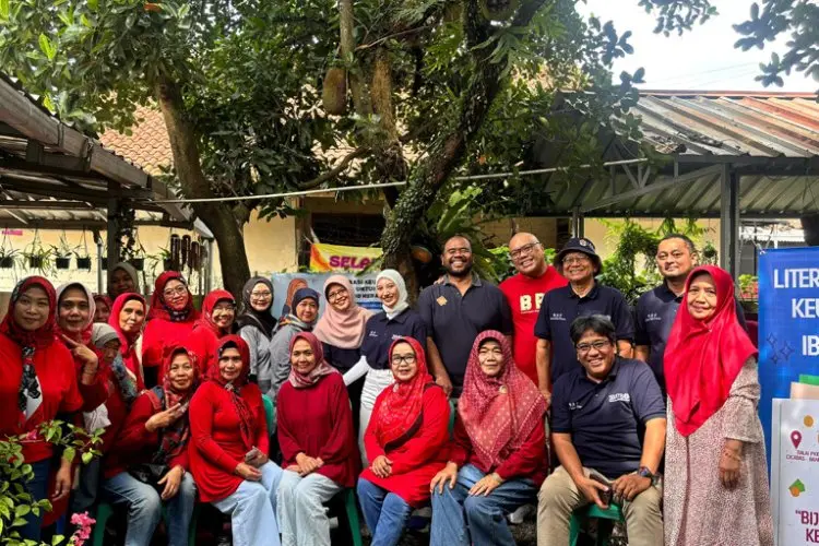 SBM ITB Gelar Pelatihan Literasi Keuangan bagi Kalangan Ibu Rumah Tangga di Cicadas Kota Bandung
