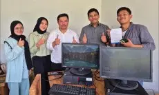 Aktivis Lingkungan Cisadane Resik Dapat Donasi 5 Unit Komputer dari BCA Insurance