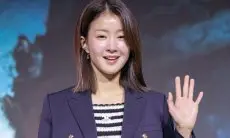 Lee Si Young Umumkan Kehamilan Bayi Tabung dari Embrio Mantan Suami Usai Bercerai