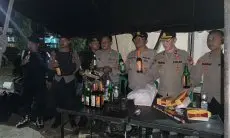 Pemeriksaan Ketat Penonton di Stadion Sijalakharupat, Polisi Amankan Miras, Narkoba dan Tiket Palsu