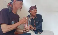 Cara sang Maestro Aksara Daerah asal Cimahi Lestarikan Warisan Budaya Bangsa yang Hampir Punah Ditelan Zaman