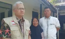 Doa Emak Entin Usai Dinobatkan 'Indung' oleh Pemkot Cimahi, Terima Bantuan Sembako hingga Uang dari Iuran ASN