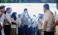 Bank bjb Menyerahkan Kunci Secara Simbolis Kepada 100 Debitur FLPP
