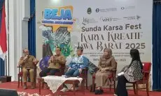 Dedi Mulyadi dan Ni Hyang Ikutan Fashion Show Sunda Karsa Fest KKJB 2025, Targetkan Transaksi Rp40 Miliar