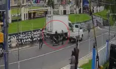 Terekam CCTV, Detik-Detik Pengendara Motor Serang Polisi Saat Razia di Polres Bengkulu 