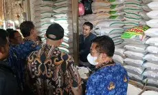 Cek Dugaan Beras Premium Oplosan, Disperindag KBB Temukan Satu Merek di Pasar Panorama Lembang