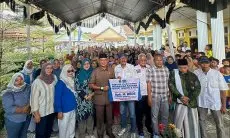 Kang Dechans Reses, Bantu Bangun MCK Masjid di Bojong Jengkol