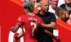 Ditinggal Luis Diaz, Arne Slot Galau Kangen Chant Bella Ciao