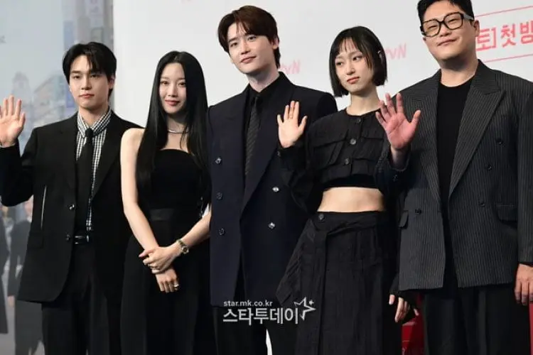 Setelah Hiatus Selama 3 Tahun, Lee Jong Suk Comeback dengan Drama Baru Bersama Moon Ga Young