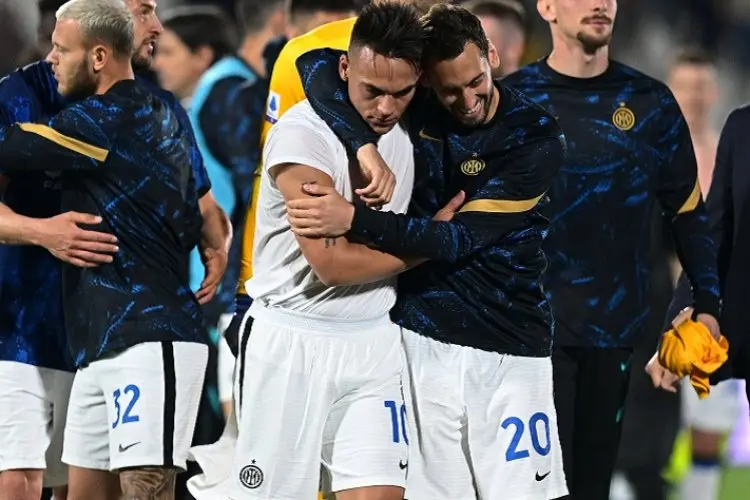Agennya Susul ke Istanbul, Jadi Jugakah Hakan Calhanoglu Tinggalkan Inter dan Kesombongan Lautaro Martinez?