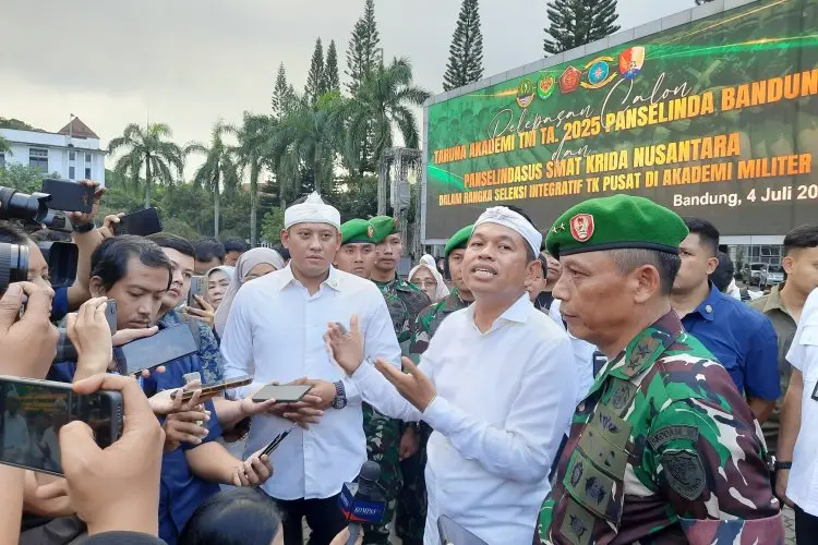 Lepas 227 Calon Taruna Asal Jabar dan Banten, Dedi Mulyadi Harap Mereka Lulus Seleksi Akmil