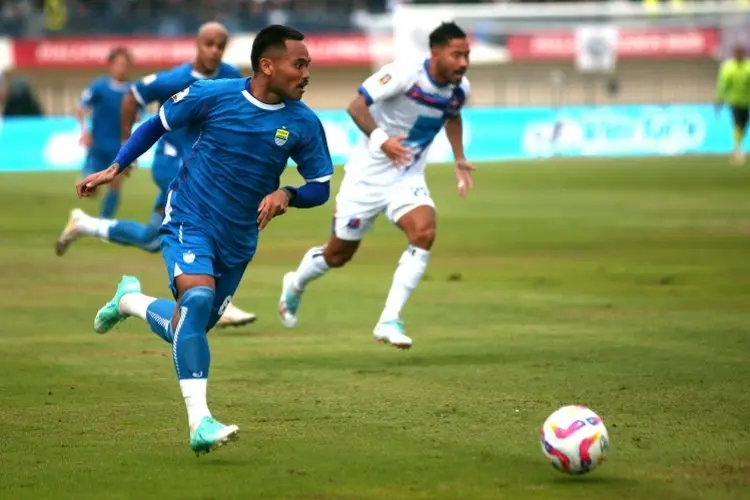 Persib Bertolak ke Thailand, 24 Pemain Ikuti Pemusatan Latihan Demi Matangkan Tim Jelang Musim 2025/26