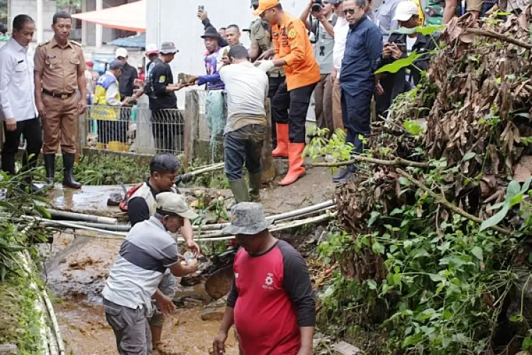 Menteri Hanif Sebut Tidak Ada Musim Kemarau Tahun Ini, Camat Diminta Bersih-bersih Saluran Air Agar Tidak Kebanjiran