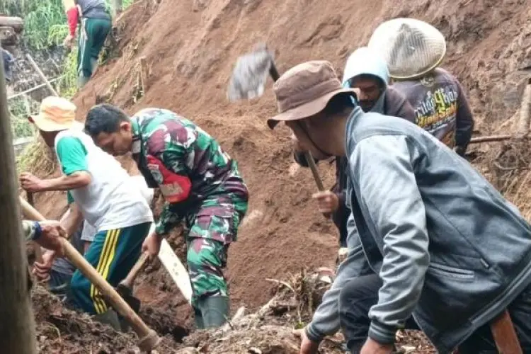 Cerita Kerabat Korban, Detik-detik Tewasnya Andri saat Tertimbun Longsor di Lembang