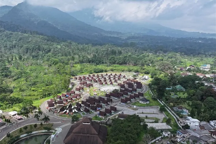 Pasca Longsor, Bupati Rudy Susmanto Tanam 1.000 Pohon di Kawasan Puncak