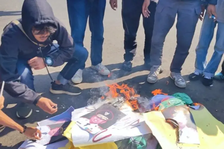 Foto Dedi Mulyadi dan Rudy Susmanto Dibakar Mahasiswa, Kenapa?