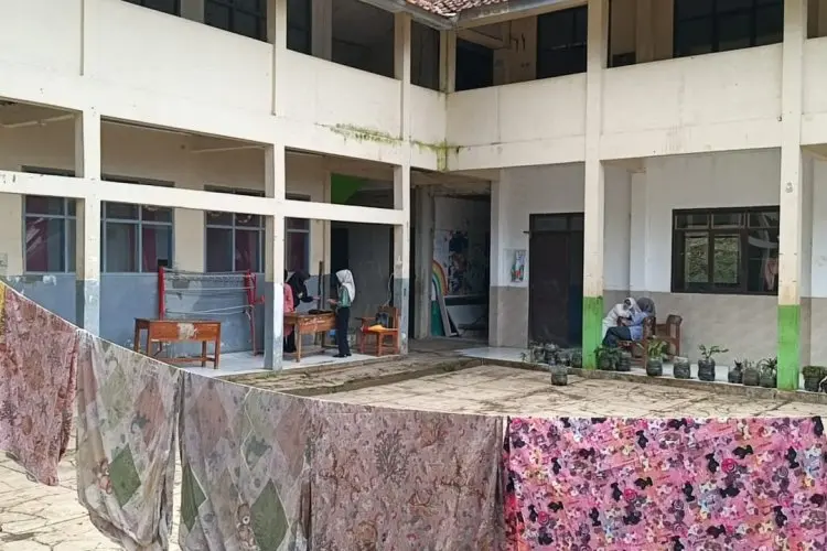 Imbas Kebijakan Dedi Mulyadi Izinkan Sekolah Negeri Terima 50 Rombel, Sekolah Swasta di Lembang Terancam Gulung Tikar 