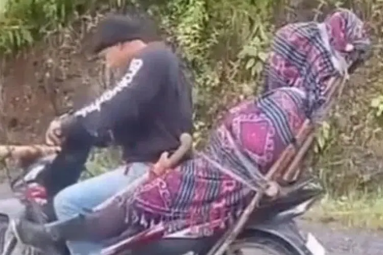 Miris, Jenazah ASN BKKBN Dibawa Motor 40 Km Akibat Ambulans Rusak dan Jalan Tak Layak