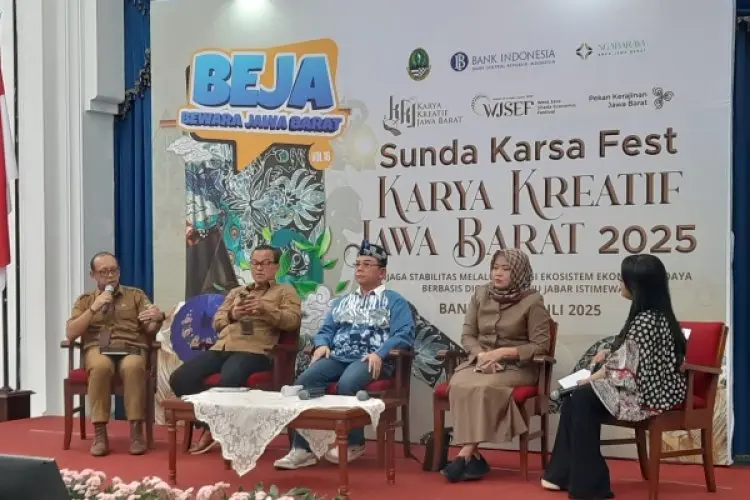 Dedi Mulyadi dan Ni Hyang Ikutan Fashion Show Sunda Karsa Fest KKJB 2025, Targetkan Transaksi Rp40 Miliar