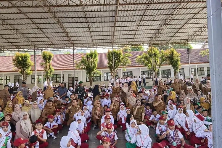 Bupati Bandung Barat Dorong Sekolah Kemas Pelaksanaan MPLS Secara Kreatif 