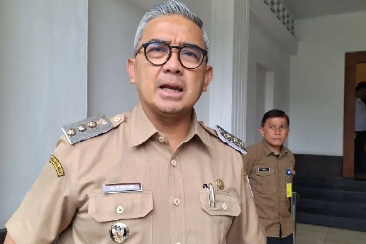 Farhan Pilih Tetap di Kota Bandung, Perjalanan ke Luar Negeri Dibatalkan