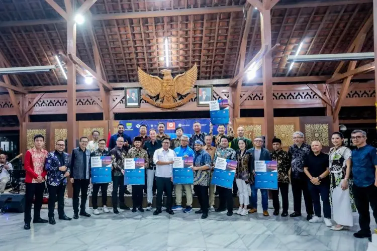Kota Bandung Siap Jadi Kota Percontohan Mobil Listrik dan Energi Baru