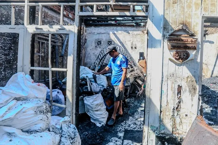 Ajak Warga Kolaborasi, Erwin: Yuk Bersama Pemkot Perbaiki Rumah Korban Kebakaran Cikutra