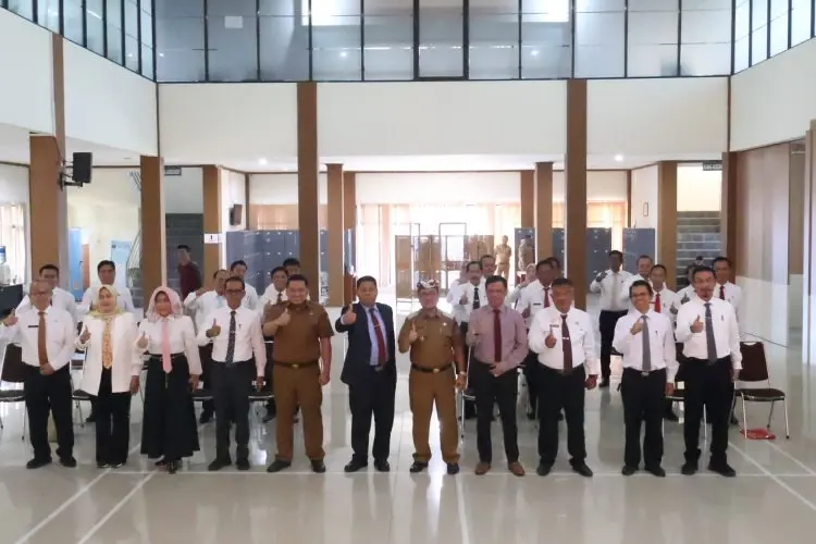 Puluhan JPT Pemkab Cirebon Ikuti Penkom