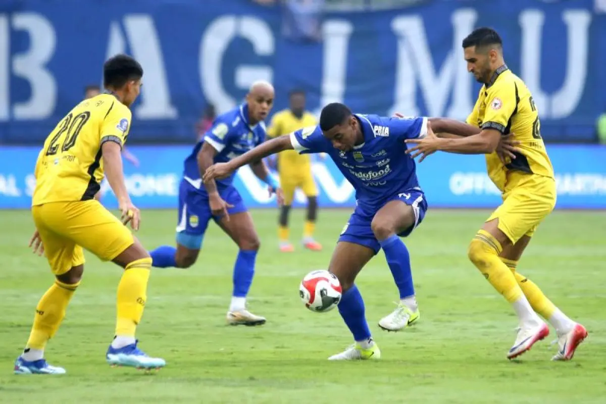 FOTO Persib vs Semen Padang di Stadion GBLA