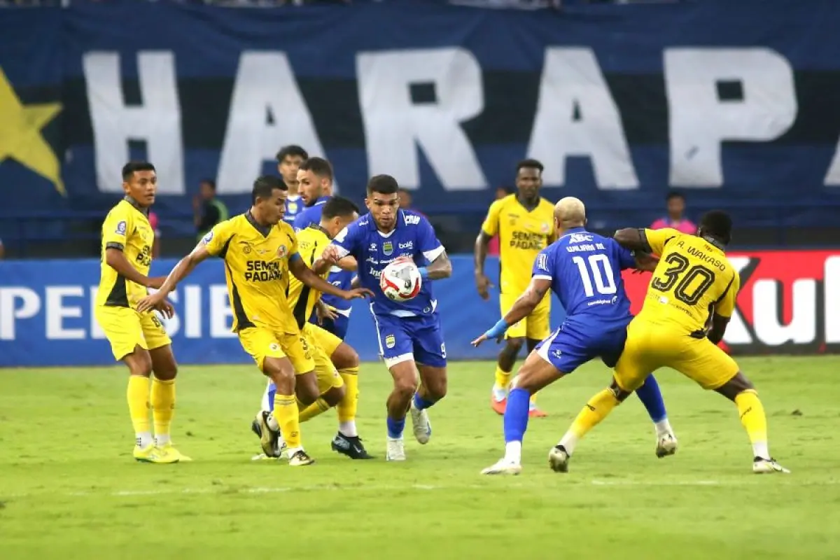 FOTO Persib vs Semen Padang di Stadion GBLA