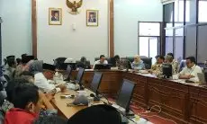 Tiap Tahun Banjir Rob,  Desa Ambulu Terancam Tenggelam