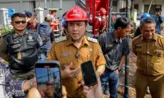 Diskominfo Kota Bandung Tangani Aduan Kabel Udara Menjuntai di Jalan Laswi