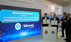 Telkomsel dan ITB Tandatangani Nota Kesepahaman Hadirkan AI Innovation Hub di KSTI Indonesia 2025