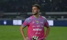 Terungkap, Alasan Persib Tidak Mainkan Adam Przybek Saat Melawan Semen Padang