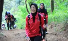 Ketua Bhayangkari Jabar Tuntaskan Pendakian Gunung Ciremai