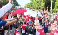 Kirab Merah Putih Semakin Meriah dengan Hadirnya Letkol Tituler Deddy Corbuzier